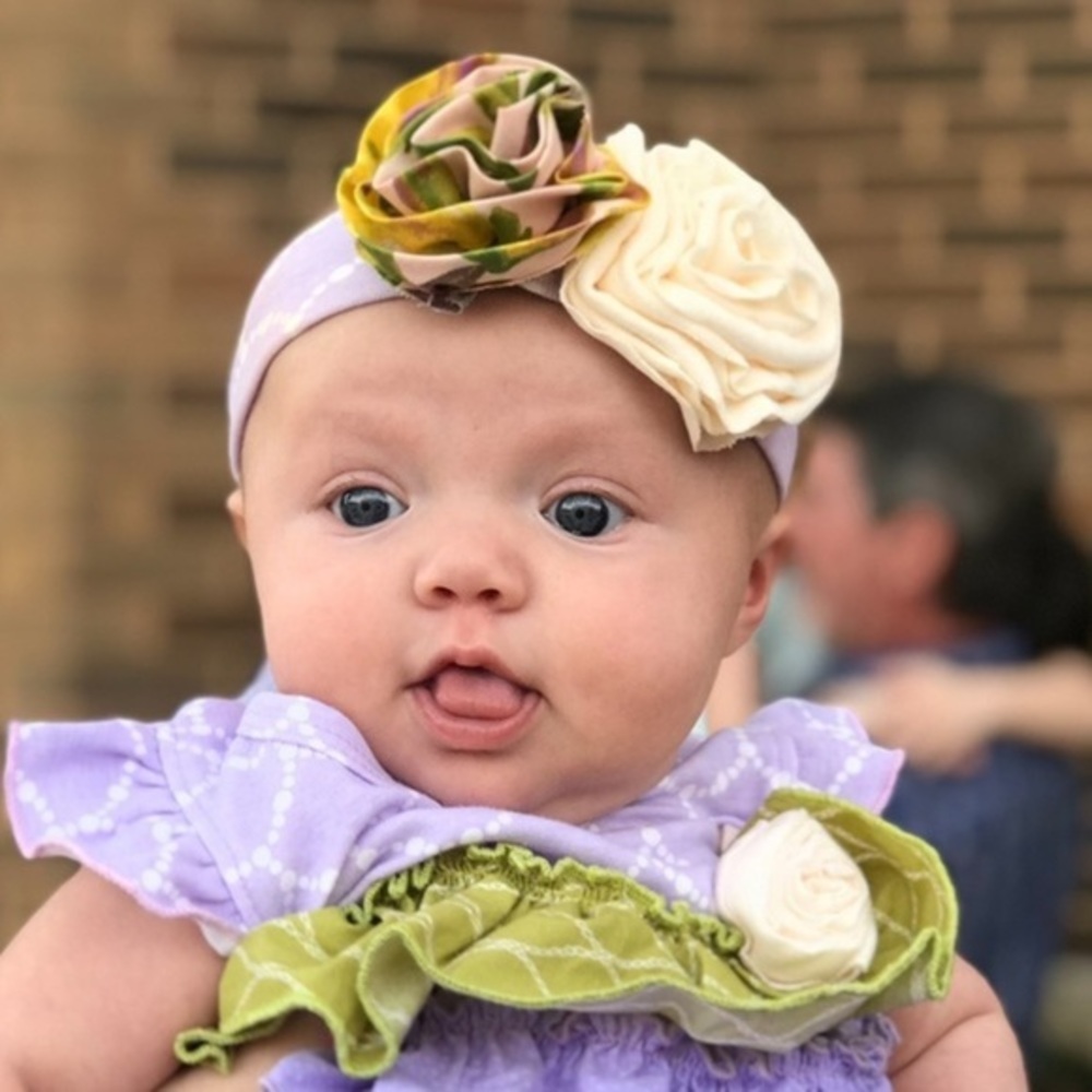 New Giggle Moon 💯 Authentic newborn/baby bow